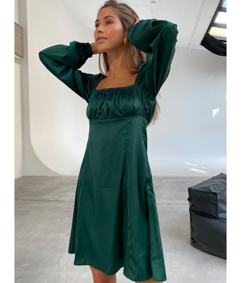 Платье зеленое  с отрезным лифом